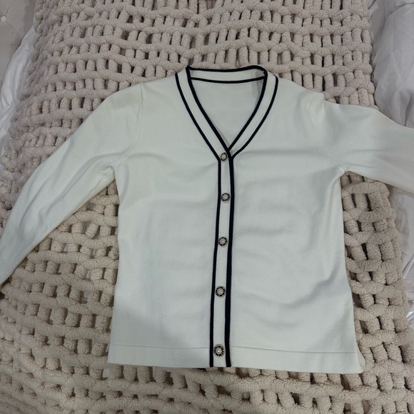 Cardigan - Picture 2 of 7